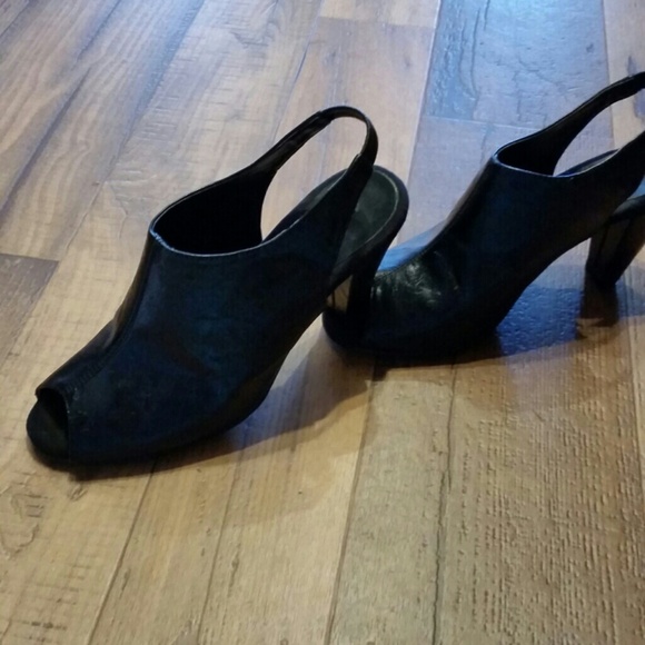 Black shoes lower the price!