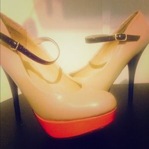Women Mossimo pumps