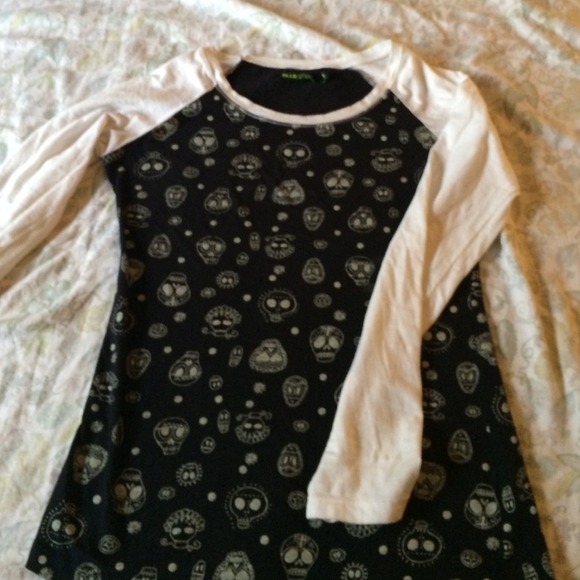 Long sleeve skulls shirt