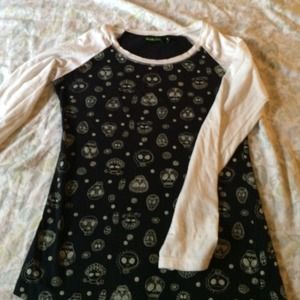 Long sleeve skulls shirt