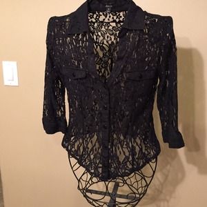 SOLD‼️ Black lace top SOLD‼️