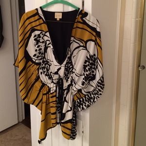 Silk top. Mustard, black and white. Sz M