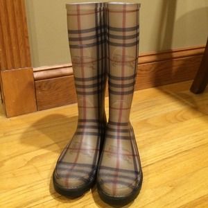 Burberry Rainboots