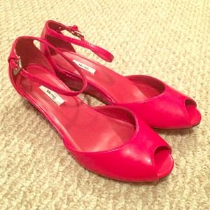 Metro7 Red "Paris" Low Wedge Peep Toe Heels