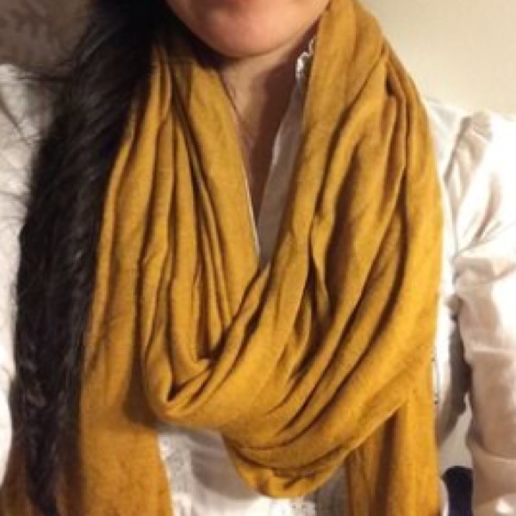 Accessories - Scarf bundle Accessories - Scarf bundle