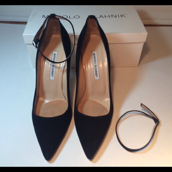 Manolo Blahnik black suede pump