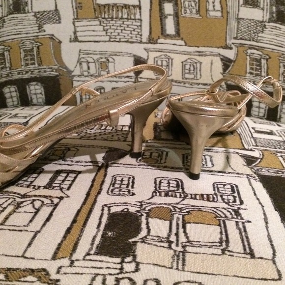 Ralph Lauren gold strappy sandals - Picture 2 of 3