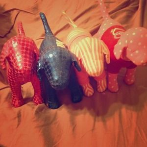 4 Victorias secret PINK collectors dogs
