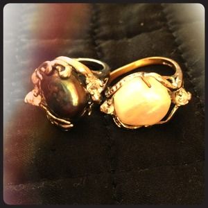 Black & White Hawaiian Pearl Rings