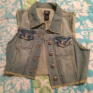 Light wash quarter length Jean jacket