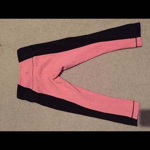 Two toned lululemon crops(: reversible!