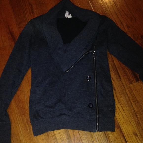 Side zipper sweatshirt