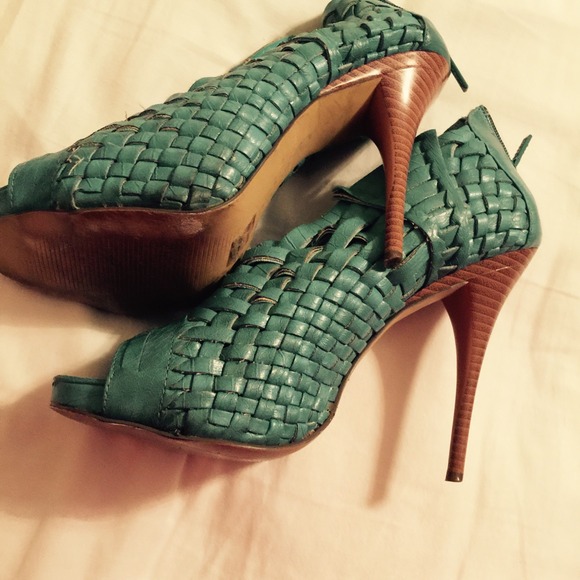 Michael Antonio turquoise heels - Picture 3 of 4