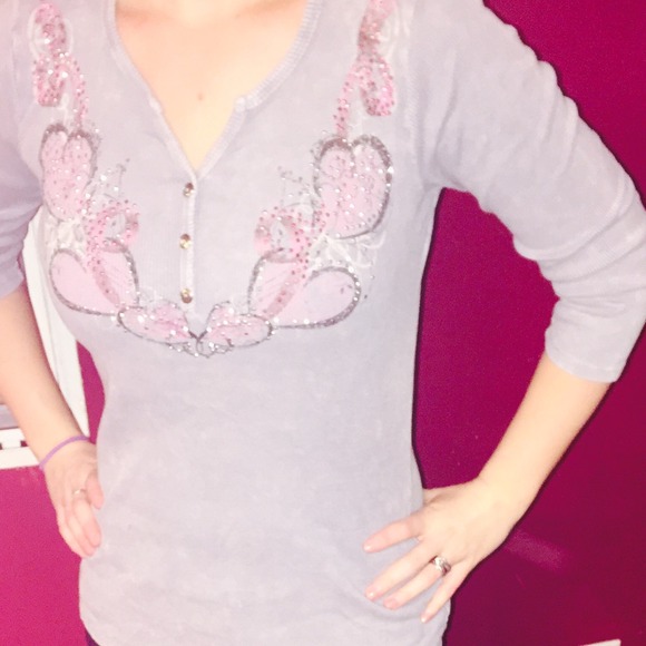 Long sleeved gray with pink hearts