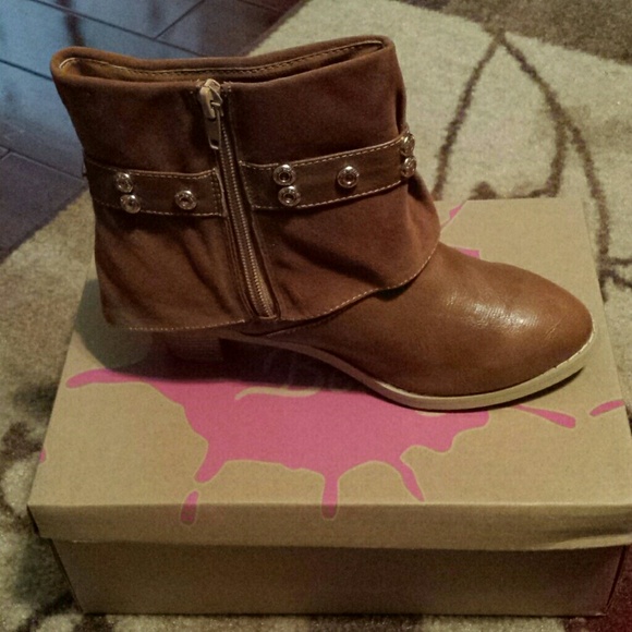 Kids Boot - Picture 2 of 2