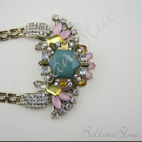 The BELLA necklace - Picture 2 of 3