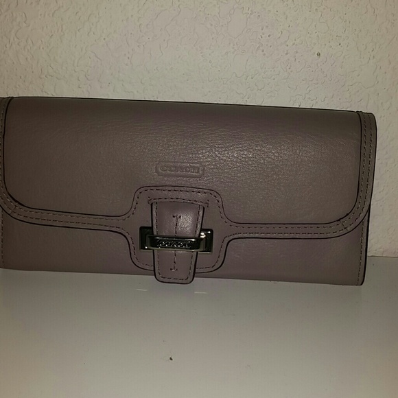 Coach Wallet Lavender - Picture 1 of 2