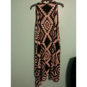 🚫SOLD🚫 Aztec Print Sleeveless Cardigan