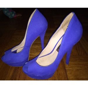 Steven Cobalt Pumps