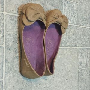 Light brown blowfish flats