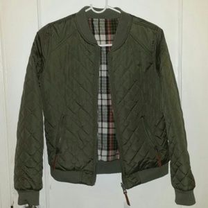 Reversible bomber jacket