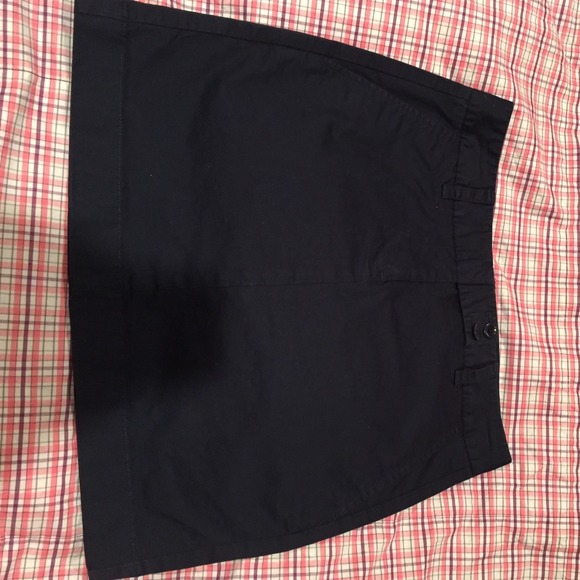 Navy blue vineyard vines skirt
