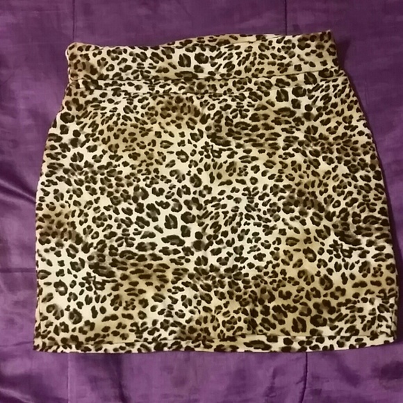 Body con cheetah print skirt