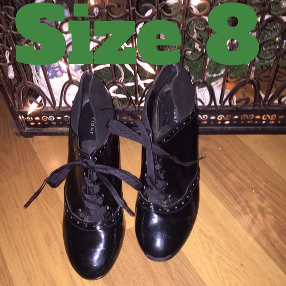 Vintage Inspired Black Ankle Booties.