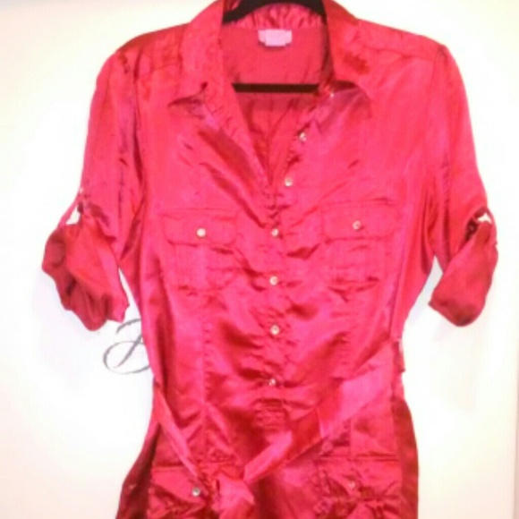 Red blouse (goes down to hips)