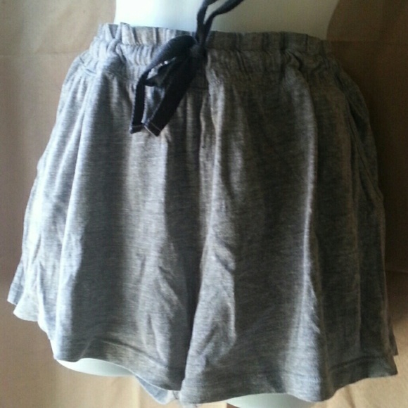 Heat gear makes these very soft & wicking work out - Picture 2 of 3