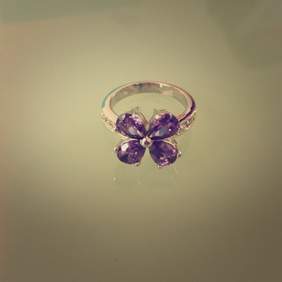Beautiful flower ring