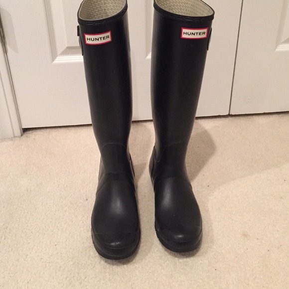 Black hunter rain boots