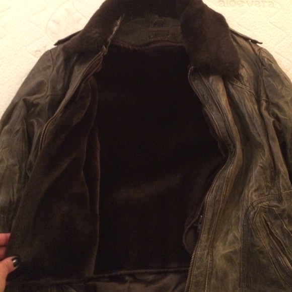 Leather jacket - Picture 2 of 3