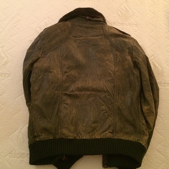 Leather jacket - Picture 3 of 3