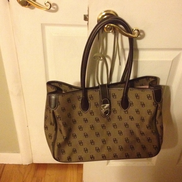 Dooney and Bourke tote