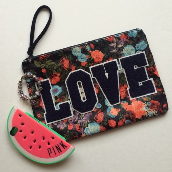 BCBGeneration Handbags - NWOT*BCBGeneration Large Wristlet/Clutch