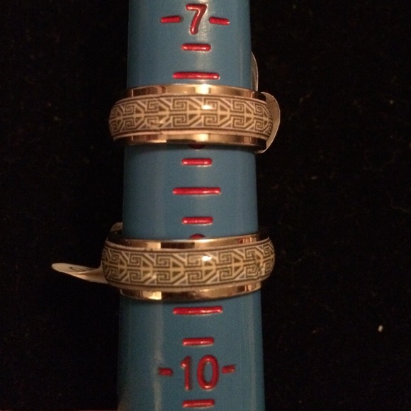 Buy 2 Get 3 FREE! Stainless Steel silver ring. NWT - Picture 2 of 2