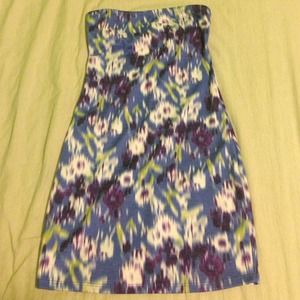 NWOT Floral Body Con Dress
