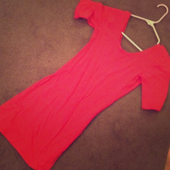 Dresses & Skirts - Coral bodycon dress💕 SOLD