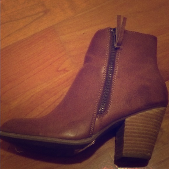 Low boots