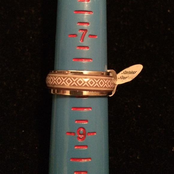 Buy 2 Get 3 FREE! Stainless Steel silver ring. NWT - Picture 2 of 2