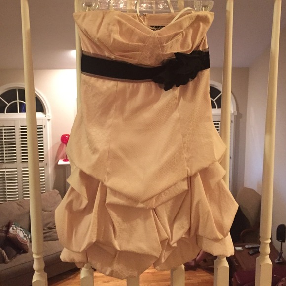 Strapless light pink dress