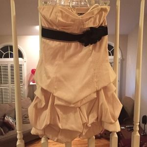 Strapless light pink dress