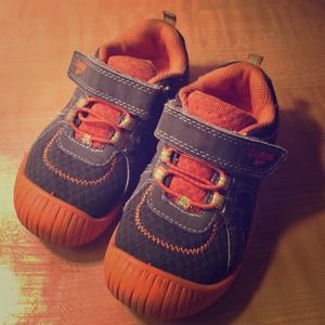 Osh Kosh B'Gosh boy's shoes