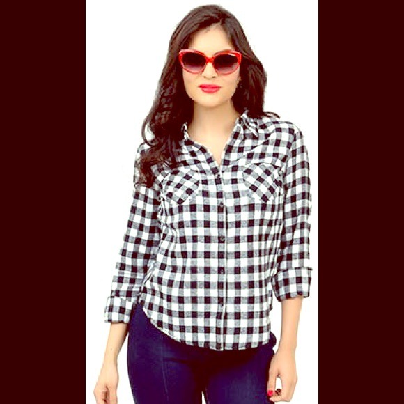 ‼️BLACK & WHITE BUTTON UP‼️