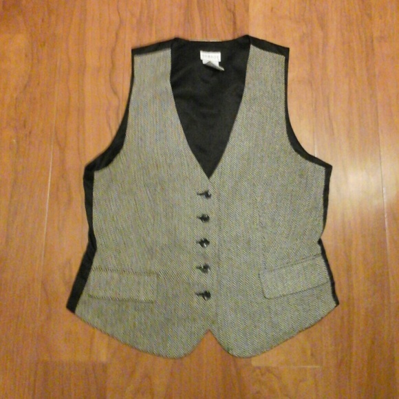 A black and grey vest
