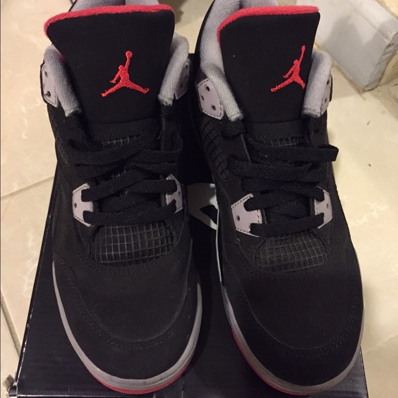 🔵SOLD🔵 Jordan retro bred 4s 3y
