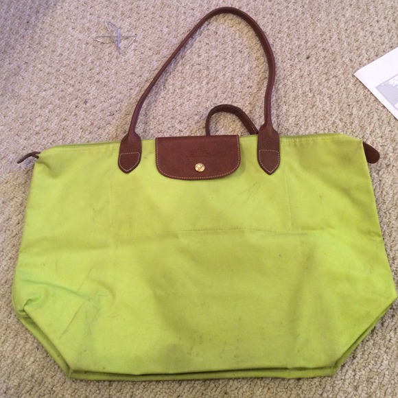 how to clean longchamp tote