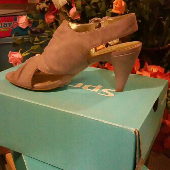 Call it Spring open toe shoes - Picture 2 of 3
