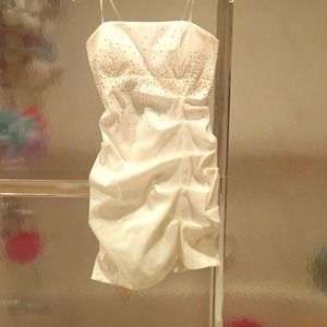 Beautiful white fitted sparkly dress